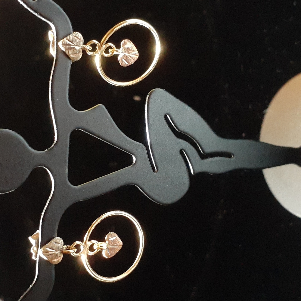 10k yellow gold dangle earrings hearts/leaves/ring